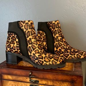 Leopard boots